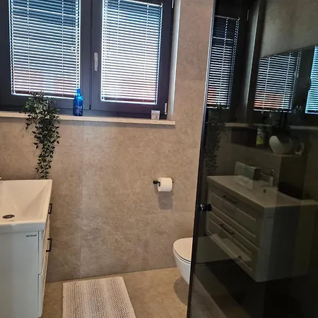 Dinary Penthouse Apartman *