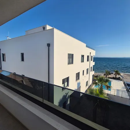 Dinary Penthouse Apartman *