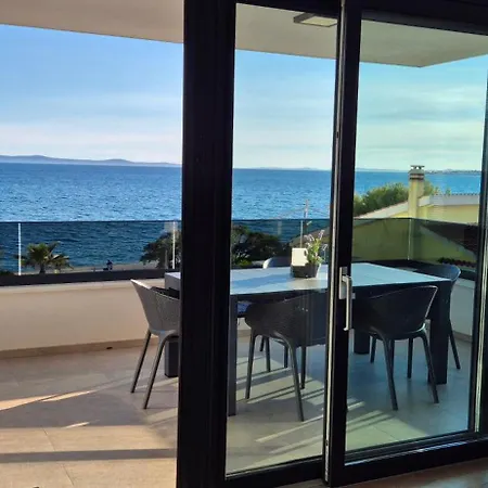 Dinary Penthouse Apartman Vir