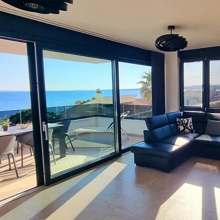 Dinary Penthouse Apartment Vir