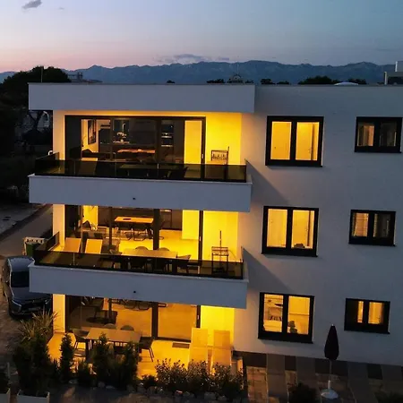 Dinary Penthouse * Vir