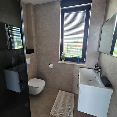 Dinary Penthouse Apartament *