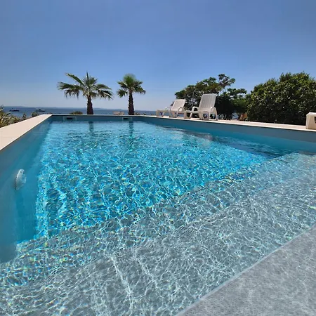 Dinary Penthouse * Vir
