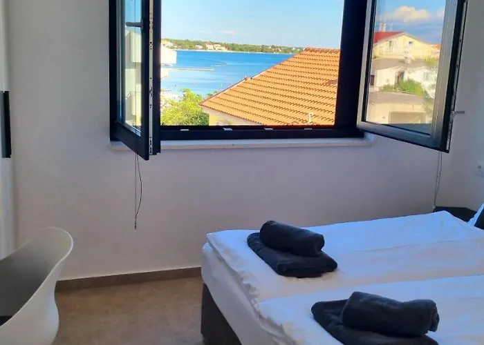 Dinary Penthouse Apartman Vir